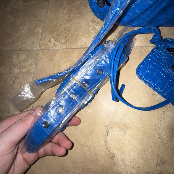 Blue Purse - Picture 6 of 6